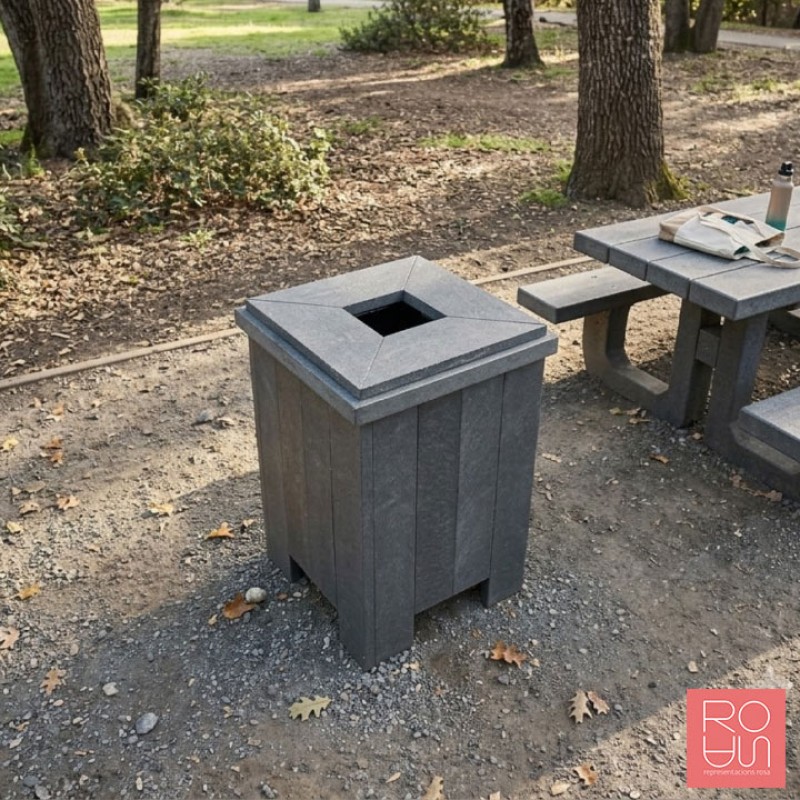Paperera Urbana de Plàstic Reciclat Greta